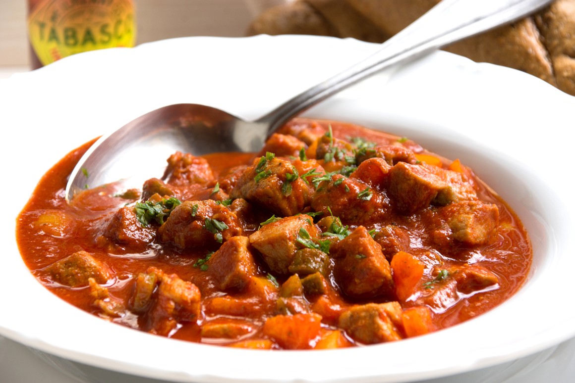 Sächsisches Feuerfleisch: A Spicy Saxon Pork Goulash for Parties